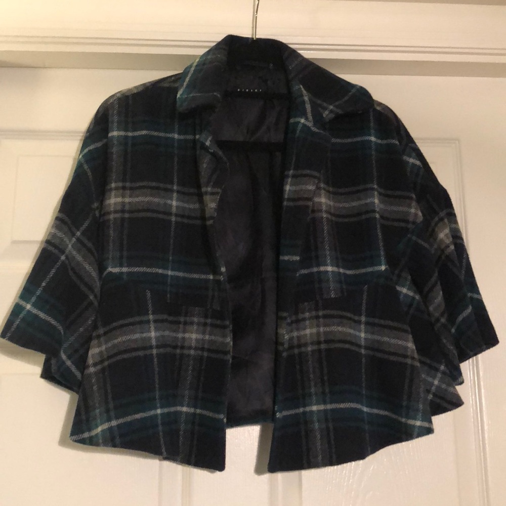 Sisley plaid cape size youth size XL